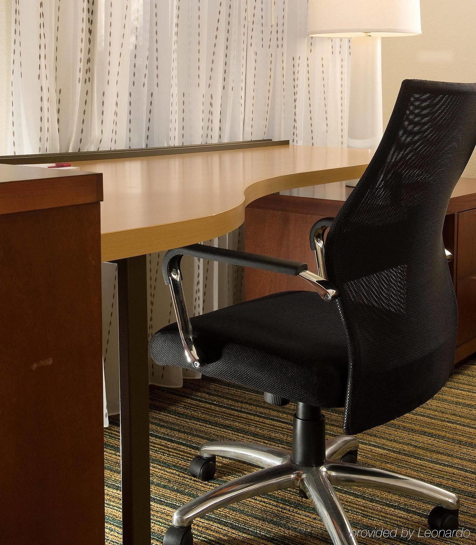 Residence Inn Orlando Convention Center Williamsburg Room photo